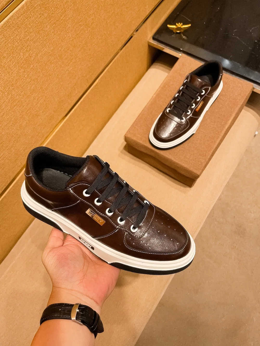 Men's shoes💰 420💰[BV]🔥 High-end men's shoes brand official website 1:1 latest masterpiece: the upper is made of Italian imported first-layer cowhide with a comfortable and breathable lining➕original non-slip and wear-resistant outsole🔥, making walking more convenient and comfortable! An exclusive new model, a stunning work, a beautiful 1:1 replica [color] compared to the official quality! Create a fashionable personality to set off your uniqueness! A must-have for trendy men! Classic 🔥Size: 38-44 Color: 🔥 Colors available🔥.